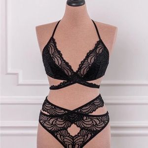 Mentionables Strappy Wrap Bralette (M) + Strappy Wrap High Waist Panty (S) Set